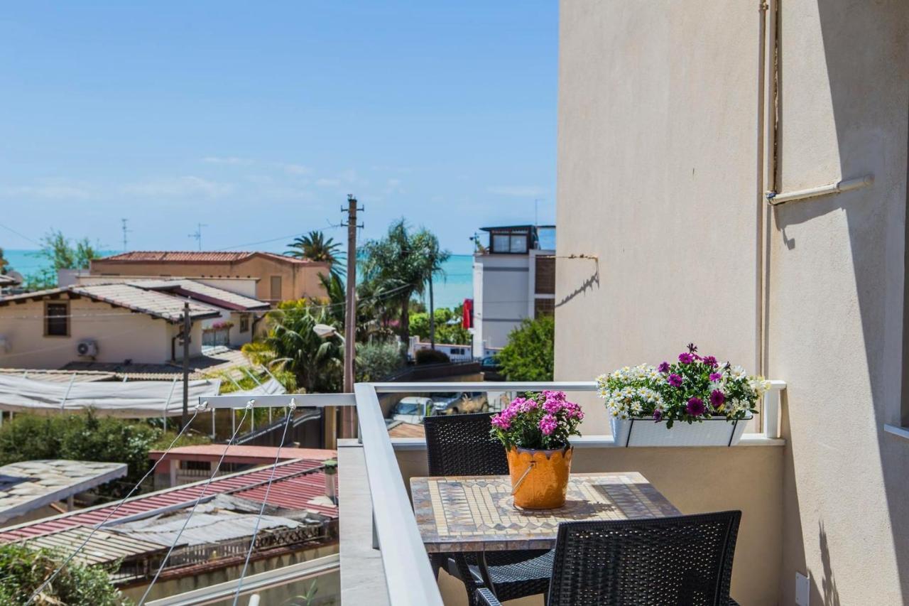 Le Notti Di Morfeo Bed and Breakfast San Leone Eksteriør billede